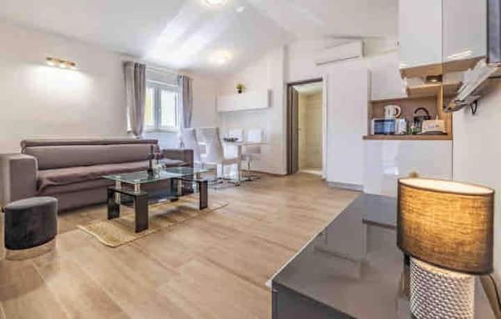 Apartments Eden Šišan Eksteriør billede