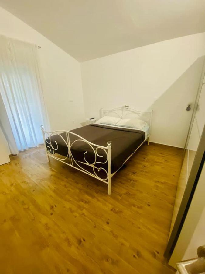Apartments Eden Šišan Eksteriør billede