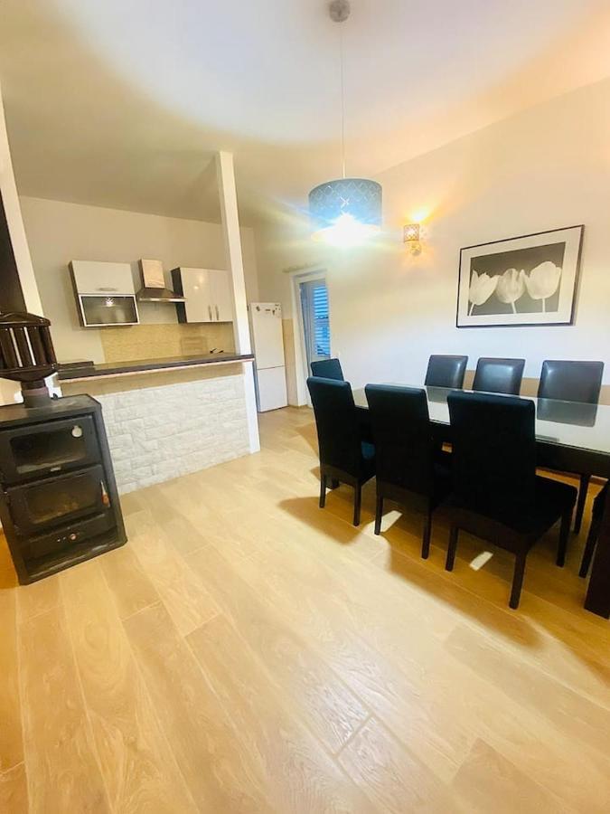 Apartments Eden Šišan Eksteriør billede