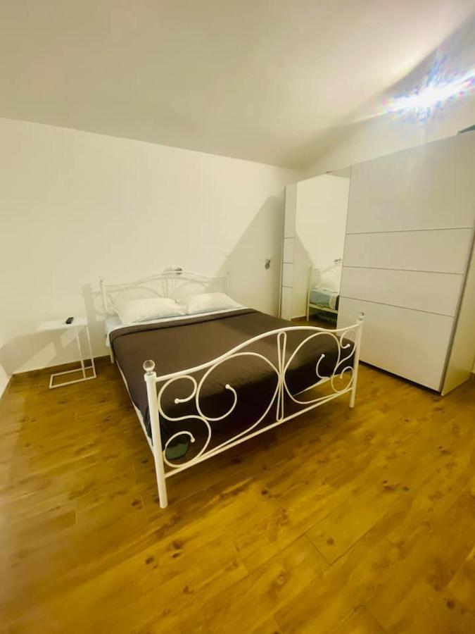 Apartments Eden Šišan Eksteriør billede