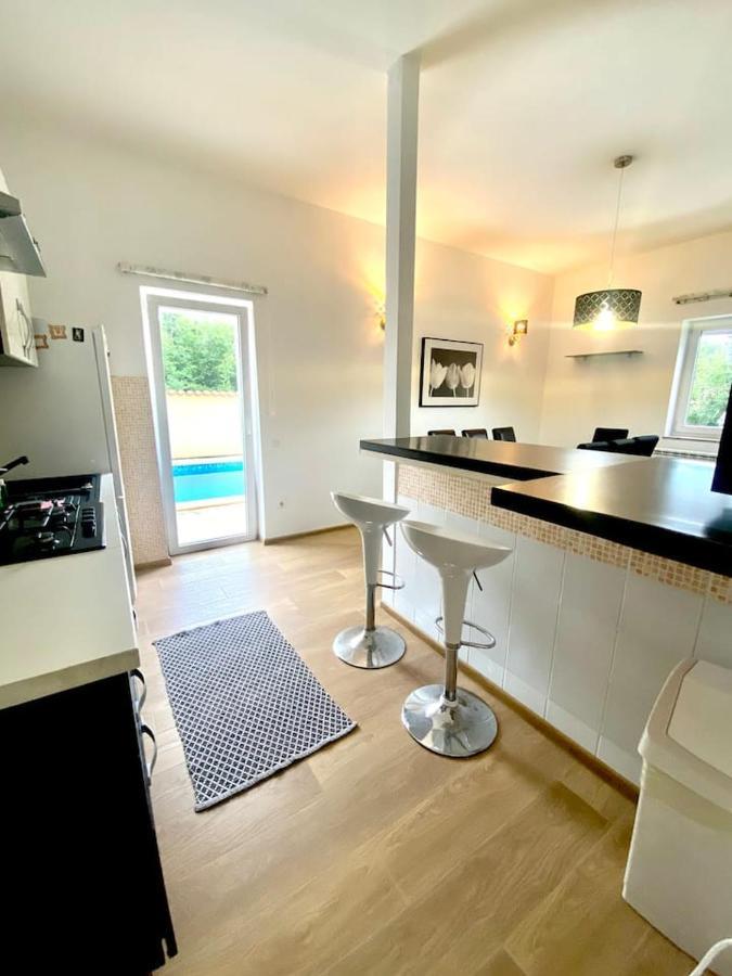 Apartments Eden Šišan Eksteriør billede